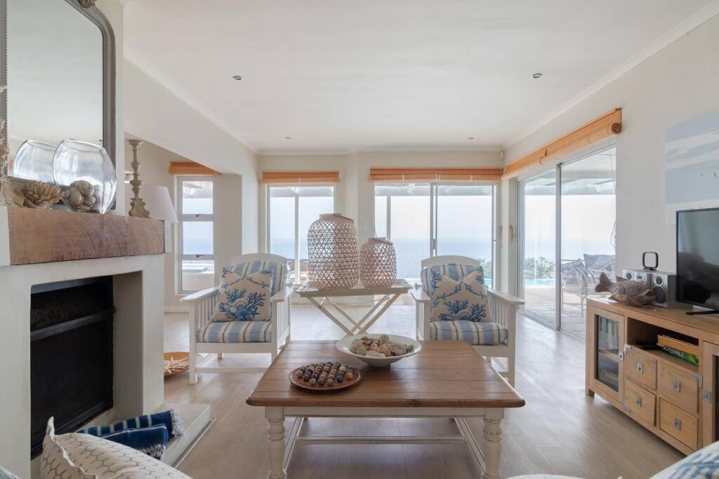La Petite Baleine Oceanfront Luxury Villa De Kelders Exterior photo
