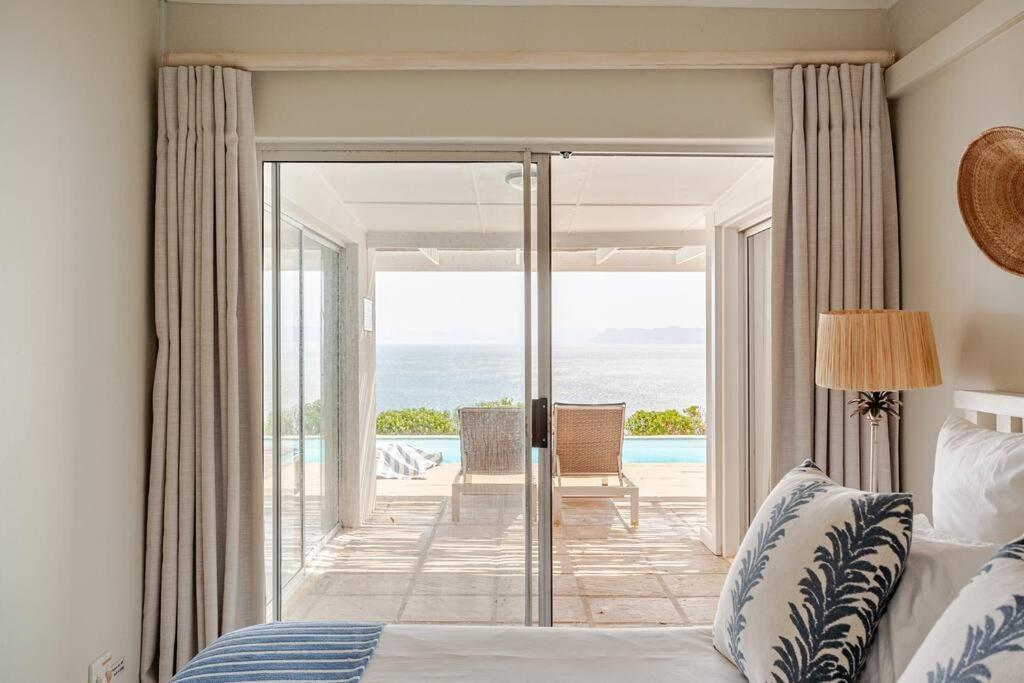 La Petite Baleine Oceanfront Luxury Villa De Kelders Exterior photo